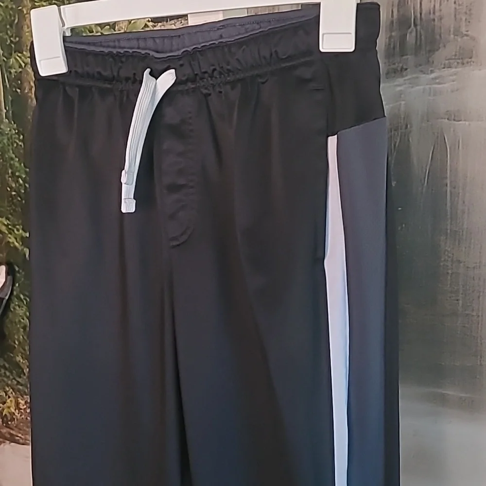Athletic Works Boys XL 14-16 athletic sweatpants black gray white stripes